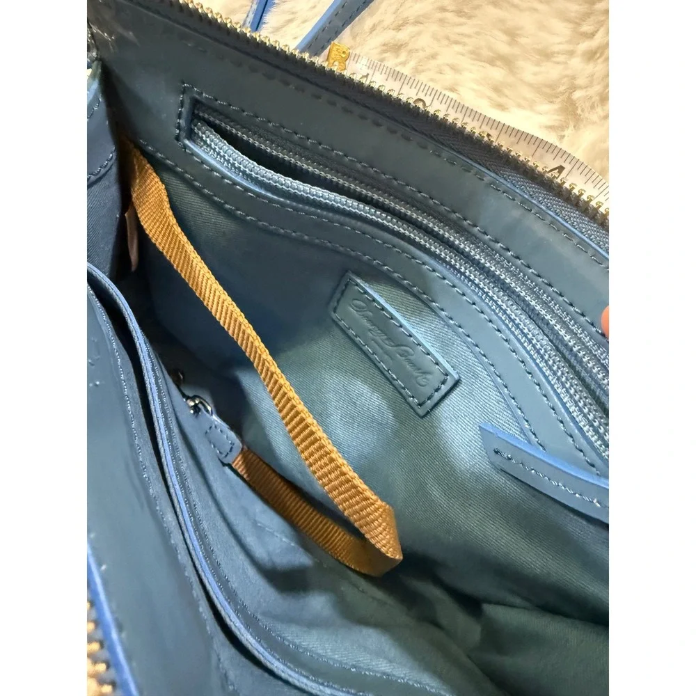 Dooney &‎ Bourke Crossbody Bag Blue Patent Leather Glossy Gold Purse Minimalist